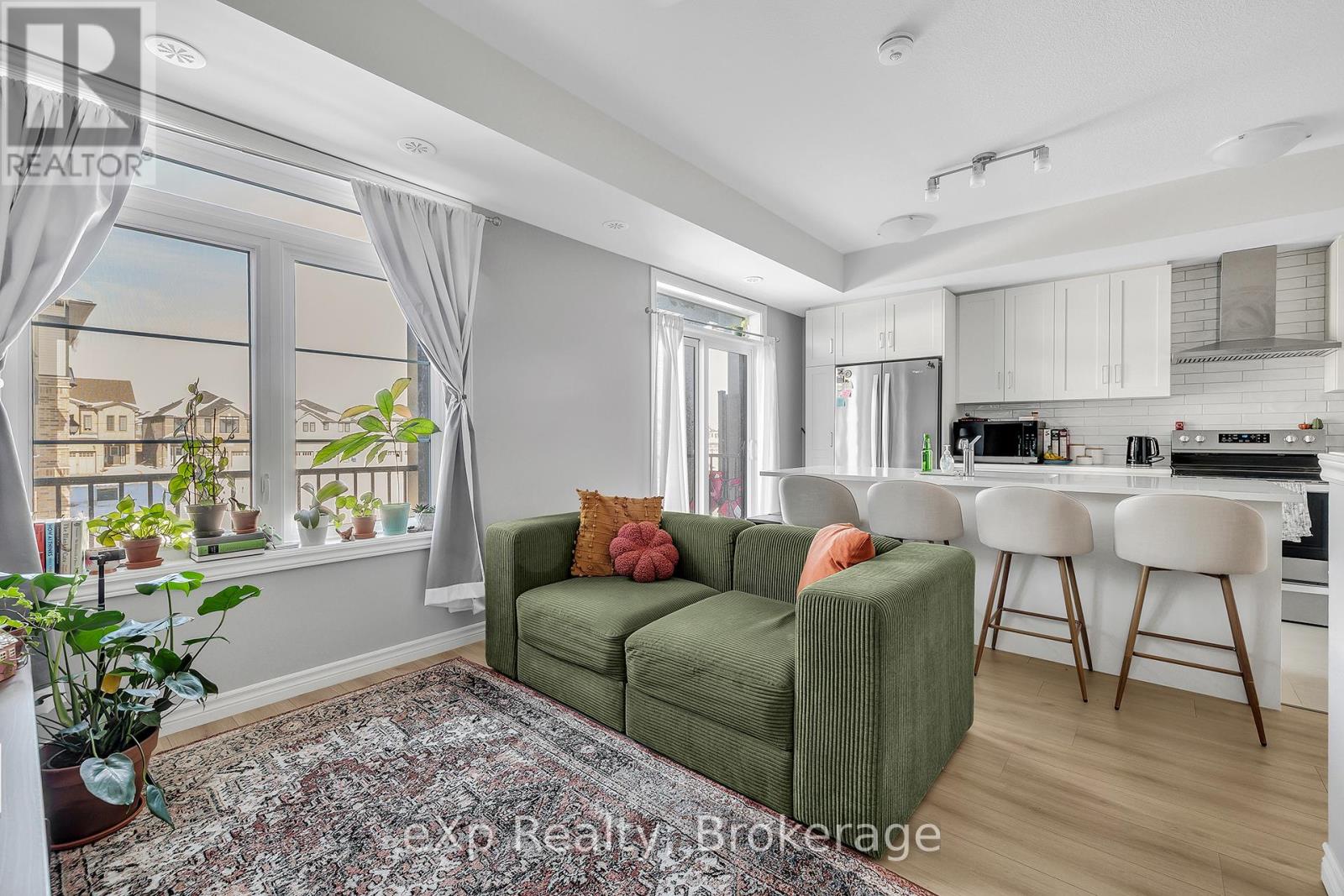 106 Lomond Lane, Kitchener, Ontario  N2R 0T6 - Photo 10 - X12791264