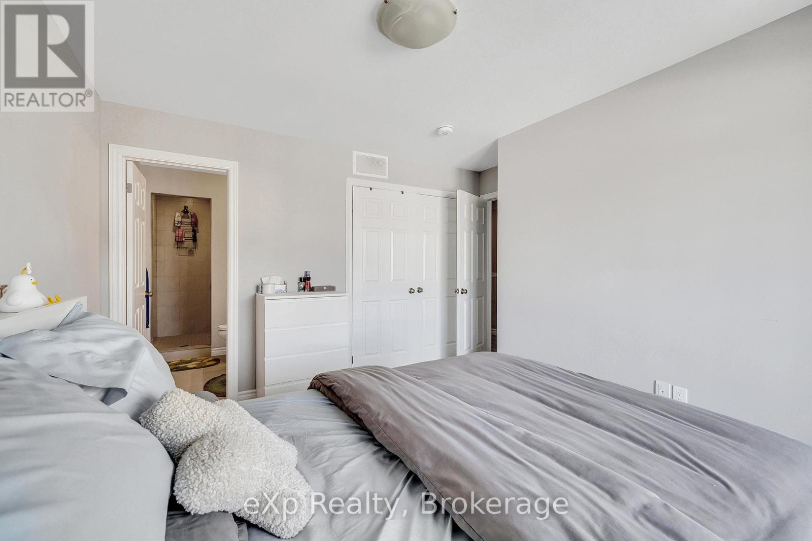 106 Lomond Lane, Kitchener, Ontario  N2R 0T6 - Photo 16 - X12791264