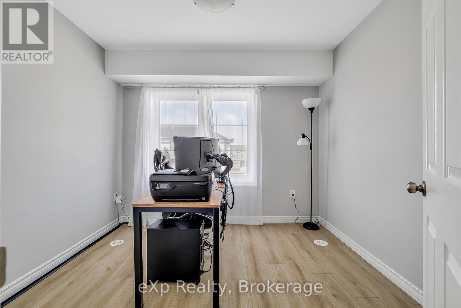 106 Lomond Lane, Kitchener, Ontario  N2R 0T6 - Photo 18 - X12791264