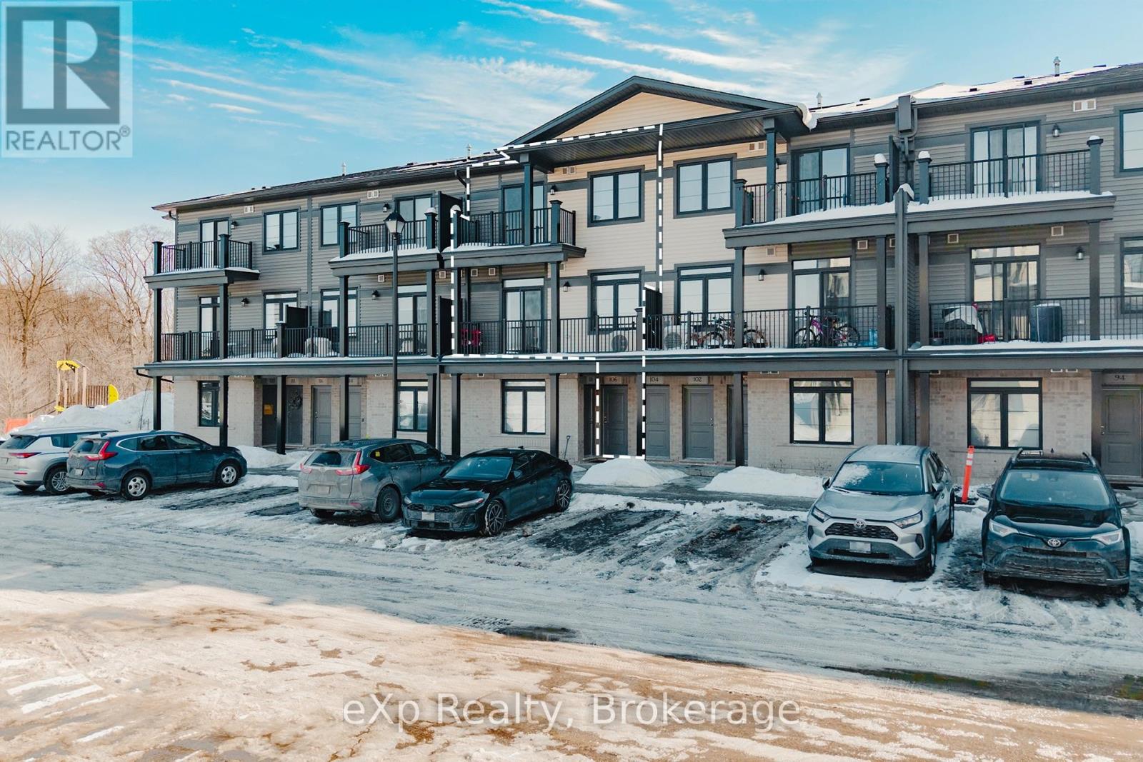 106 Lomond Lane, Kitchener, Ontario  N2R 0T6 - Photo 2 - X12791264