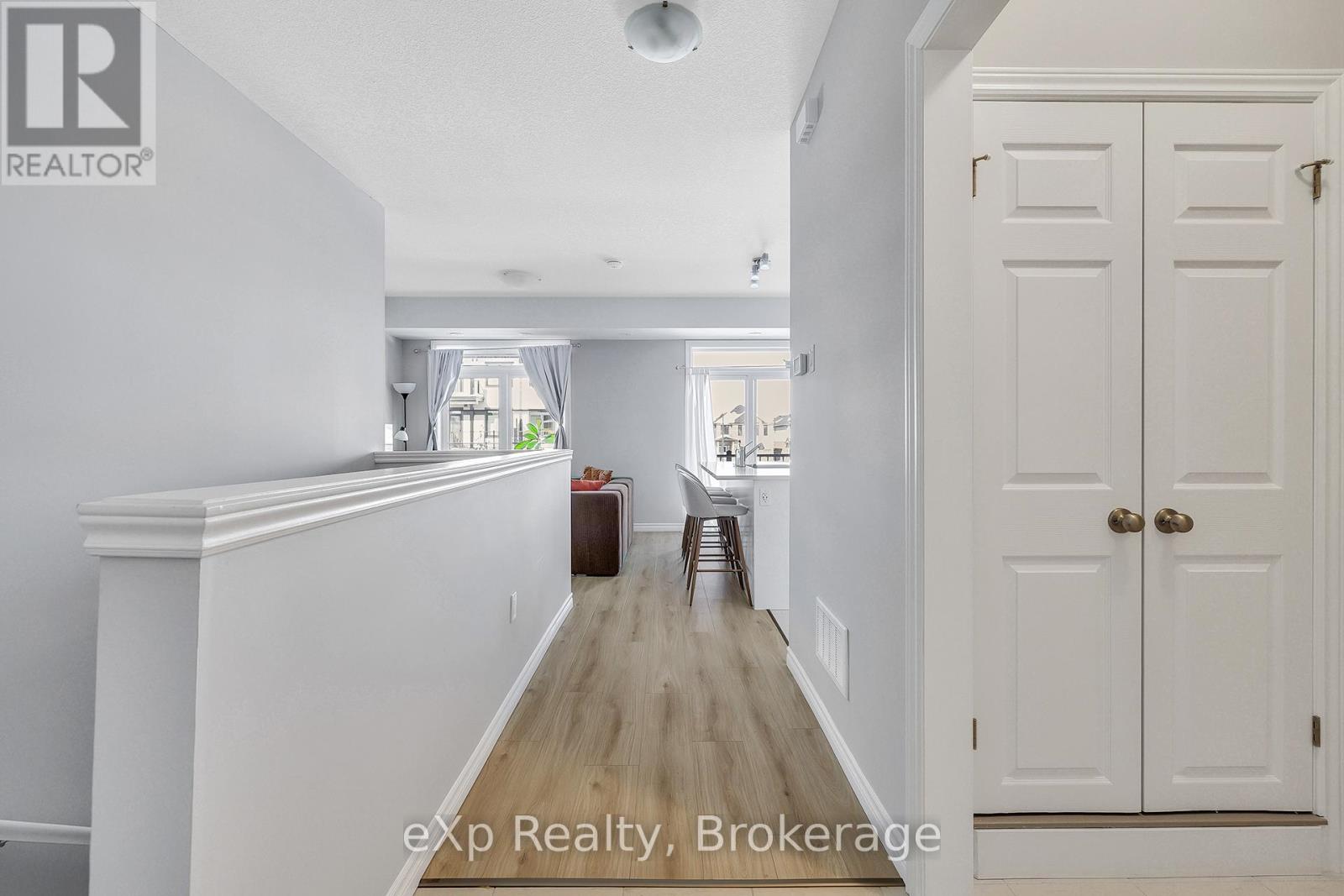 106 Lomond Lane, Kitchener, Ontario  N2R 0T6 - Photo 3 - X12791264