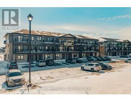 106 LOMOND LANE, kitchener, Ontario