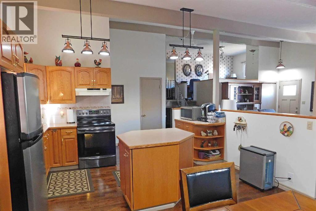 5039 4 Street W, Claresholm, Alberta  T0L 0T0 - Photo 10 - A2285700