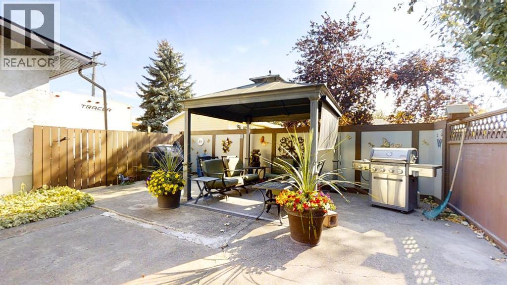 5039 4 Street W, Claresholm, Alberta  T0L 0T0 - Photo 39 - A2285700