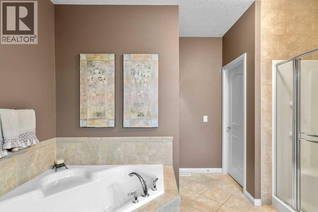 223 Sunset Square, Cochrane, Alberta  T4C 0H3 - Photo 25 - A2285084