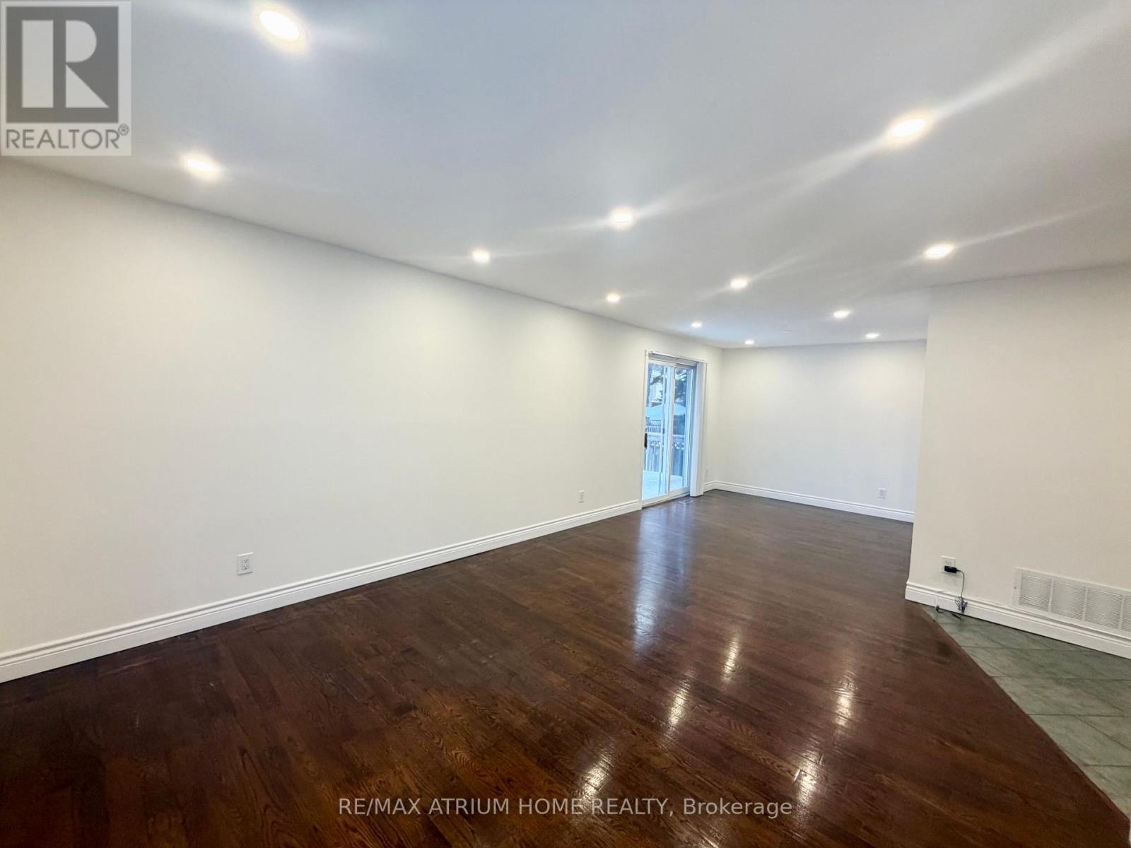 59 Carlton Road, Markham, Ontario  L3R 1Z4 - Photo 3 - N12791274