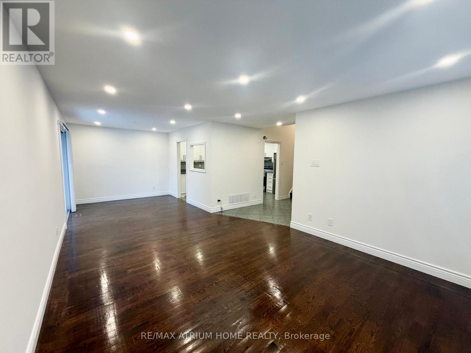 59 Carlton Road, Markham, Ontario  L3R 1Z4 - Photo 4 - N12791274