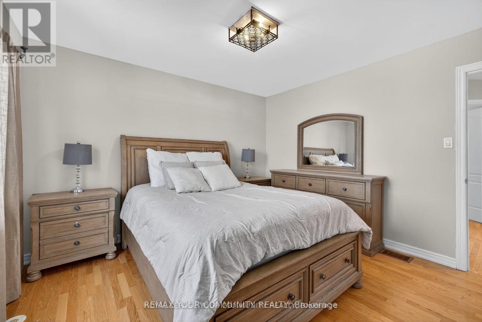 193 Zokol Drive, Aurora, Ontario  L4G 0B8 - Photo 12 - N12791278