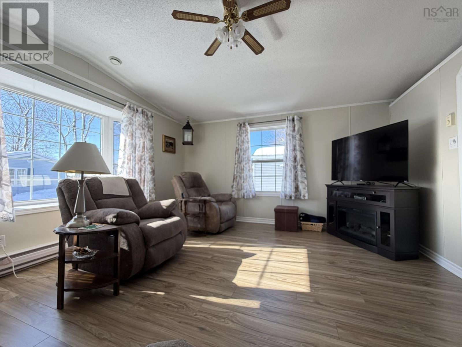 18 Seventh Street, Lucasville, Nova Scotia  B4B 1R4 - Photo 11 - 202602779