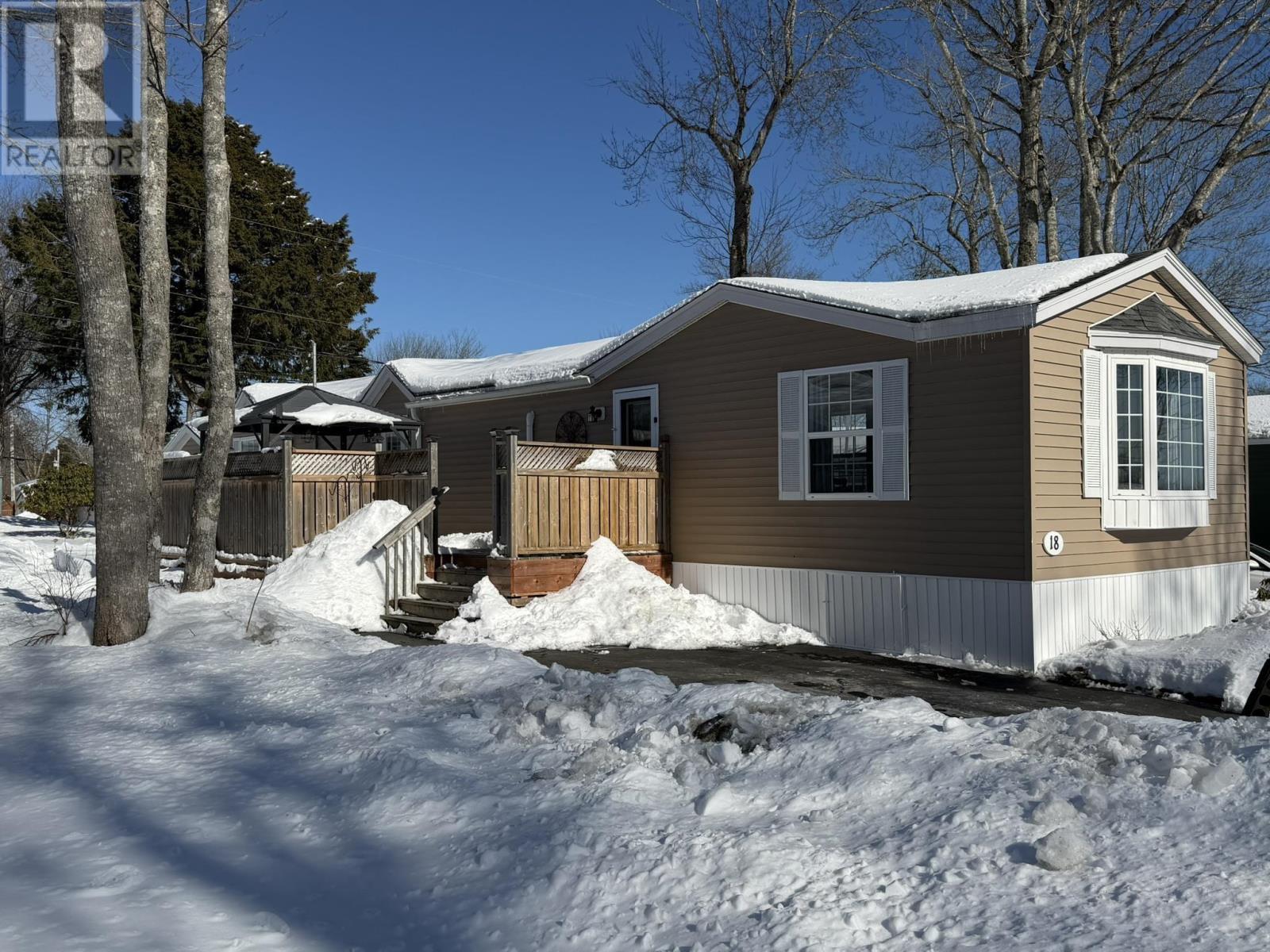 18 Seventh Street, Lucasville, Nova Scotia  B4B 1R4 - Photo 1 - 202602779