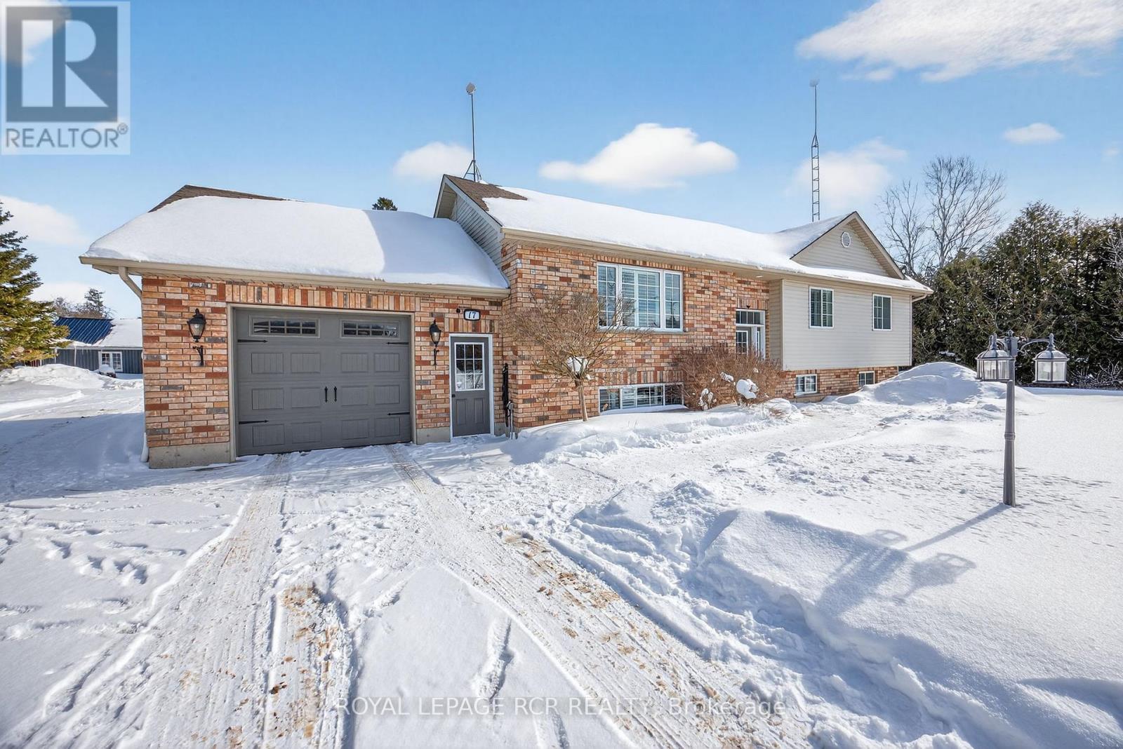 17 Deaken Drive, East Luther Grand Valley, Ontario  L0N 1G0 - Photo 2 - X12791282
