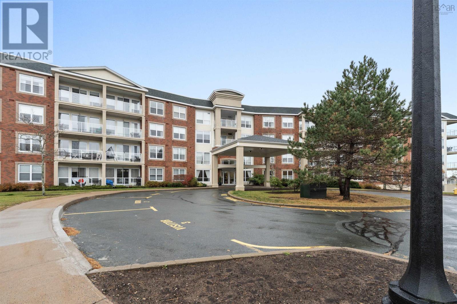 211 52 Whitehall Crescent, Dartmouth, Nova Scotia