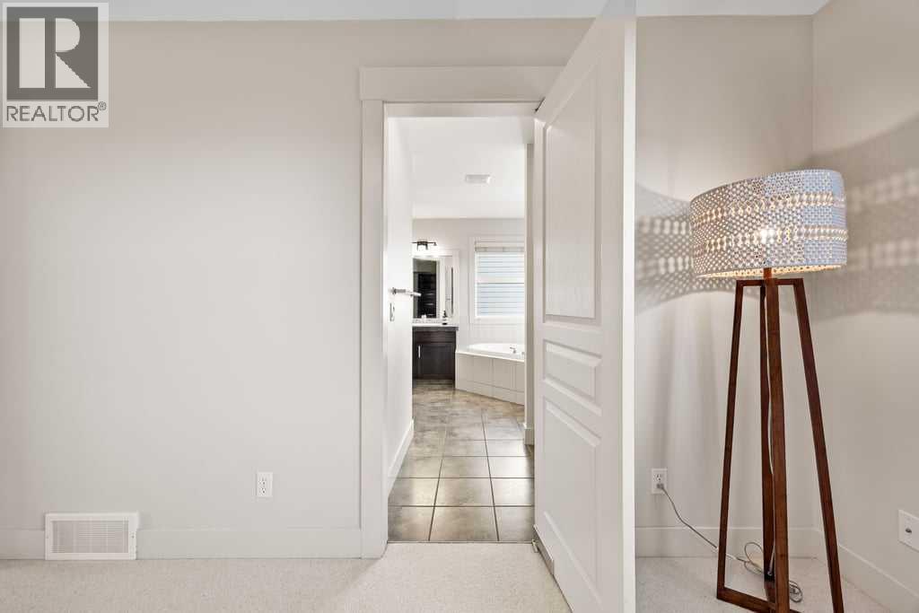 59 Cortina Way Sw, Calgary, Alberta  T3H 0B6 - Photo 29 - A2284991