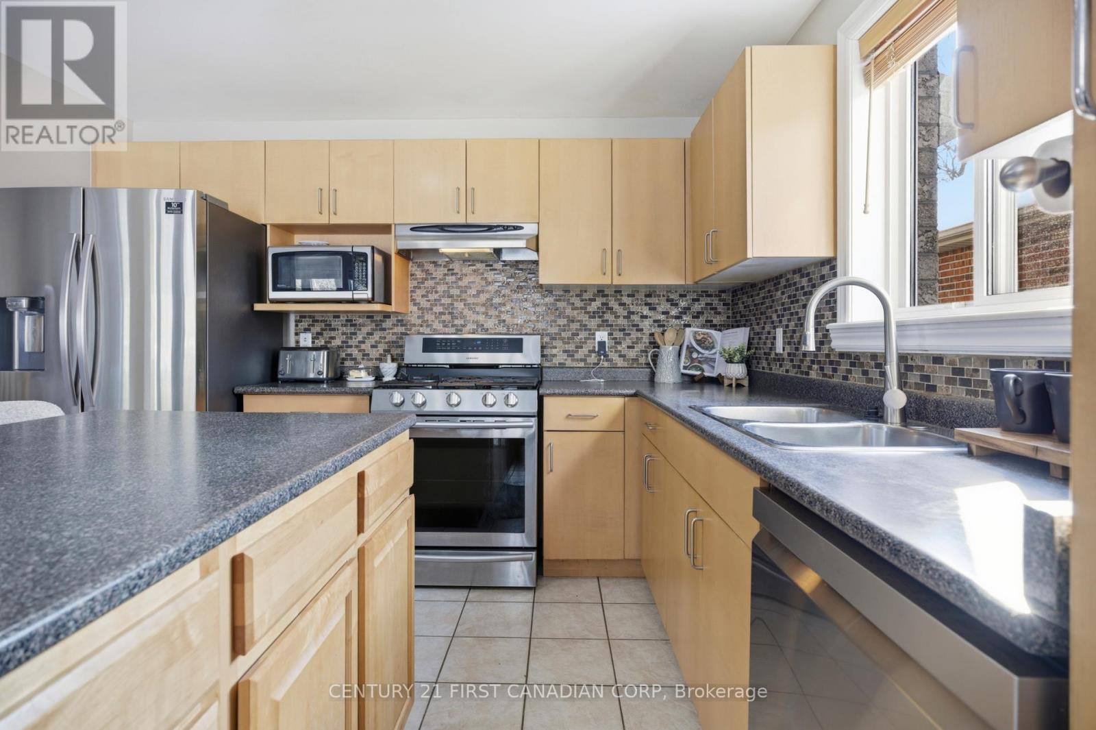 736 Thornwood Drive, London North, Ontario  N6H 5J6 - Photo 15 - X12791324