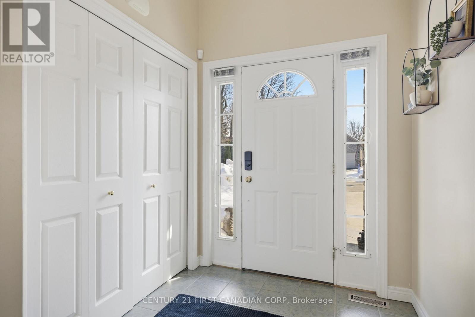 736 Thornwood Drive, London North, Ontario  N6H 5J6 - Photo 7 - X12791324