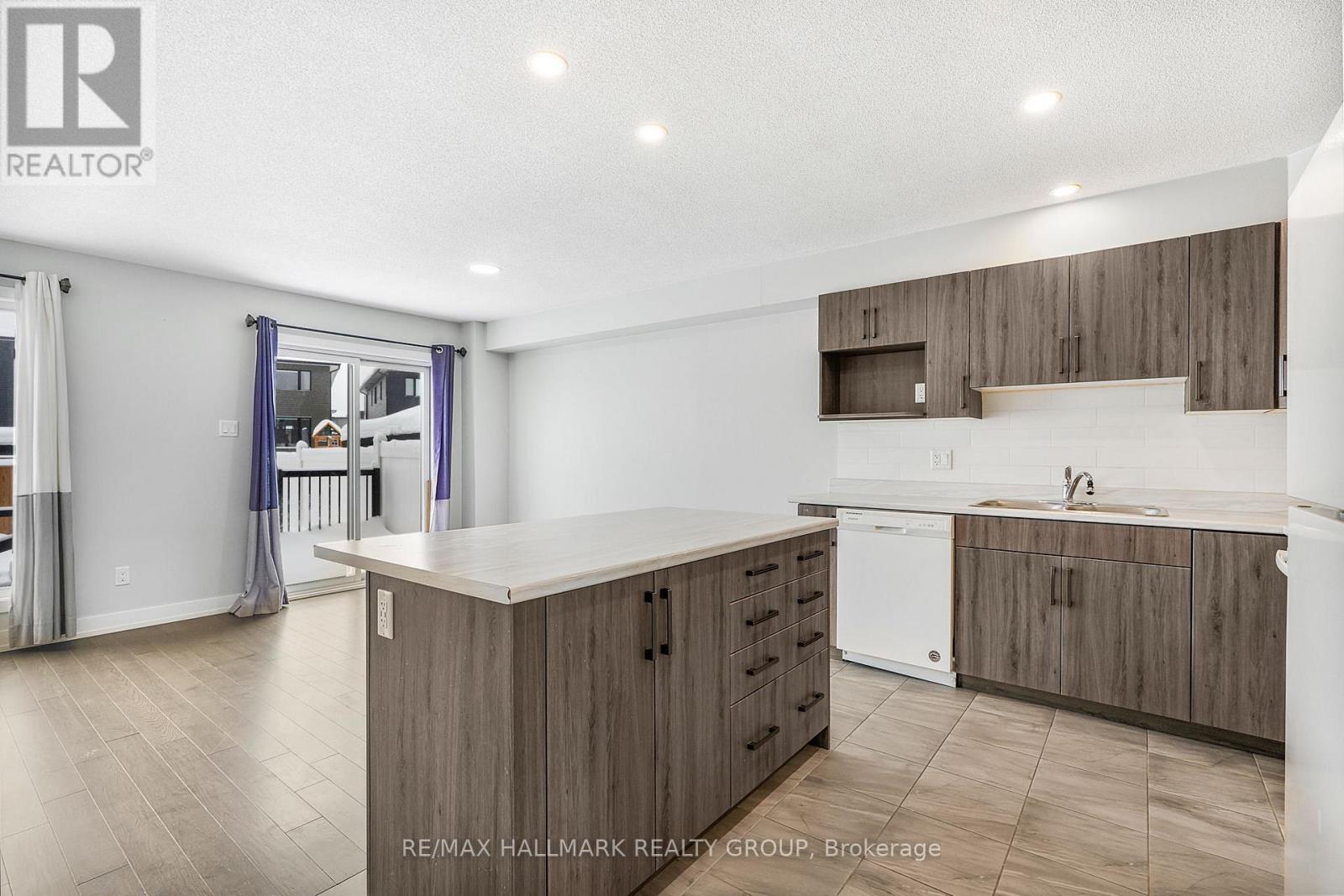 877 Platinum Street, Clarence-Rockland, Ontario  K4K 0H9 - Photo 7 - X12791292