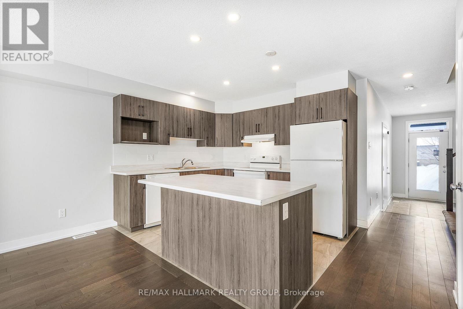 877 Platinum Street, Clarence-Rockland, Ontario  K4K 0H9 - Photo 8 - X12791292