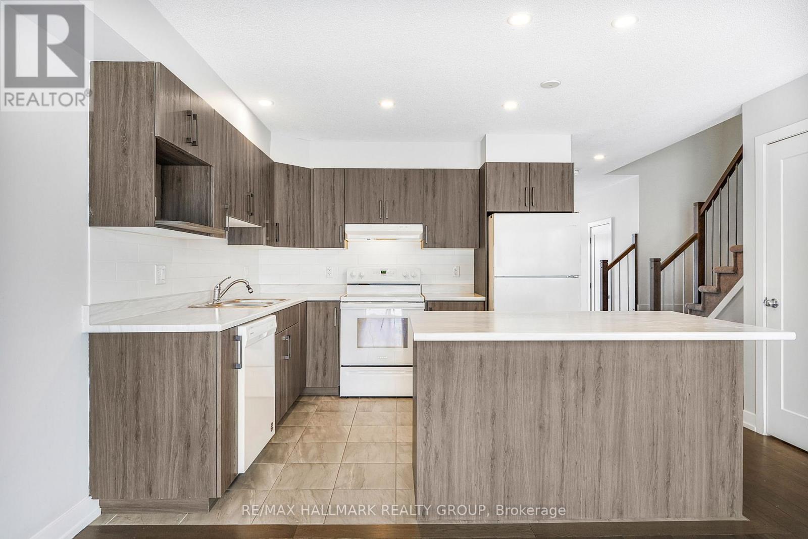 877 Platinum Street, Clarence-Rockland, Ontario  K4K 0H9 - Photo 9 - X12791292