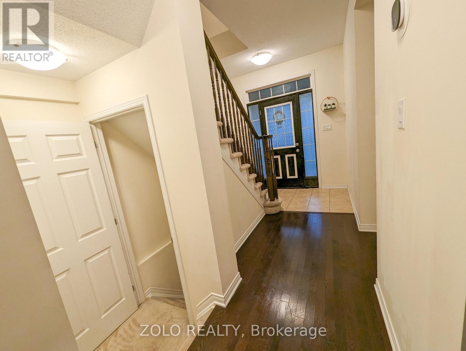 113 Lochnaw Private, Ottawa, Ontario  K2J 0Z5 - Photo 3 - X12791298