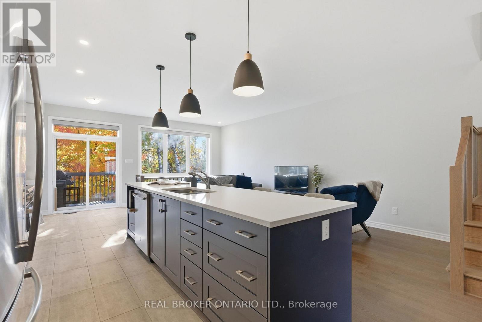 532 Fawn Valley Private, Ottawa, Ontario  K1T 0W5 - Photo 11 - X12791330