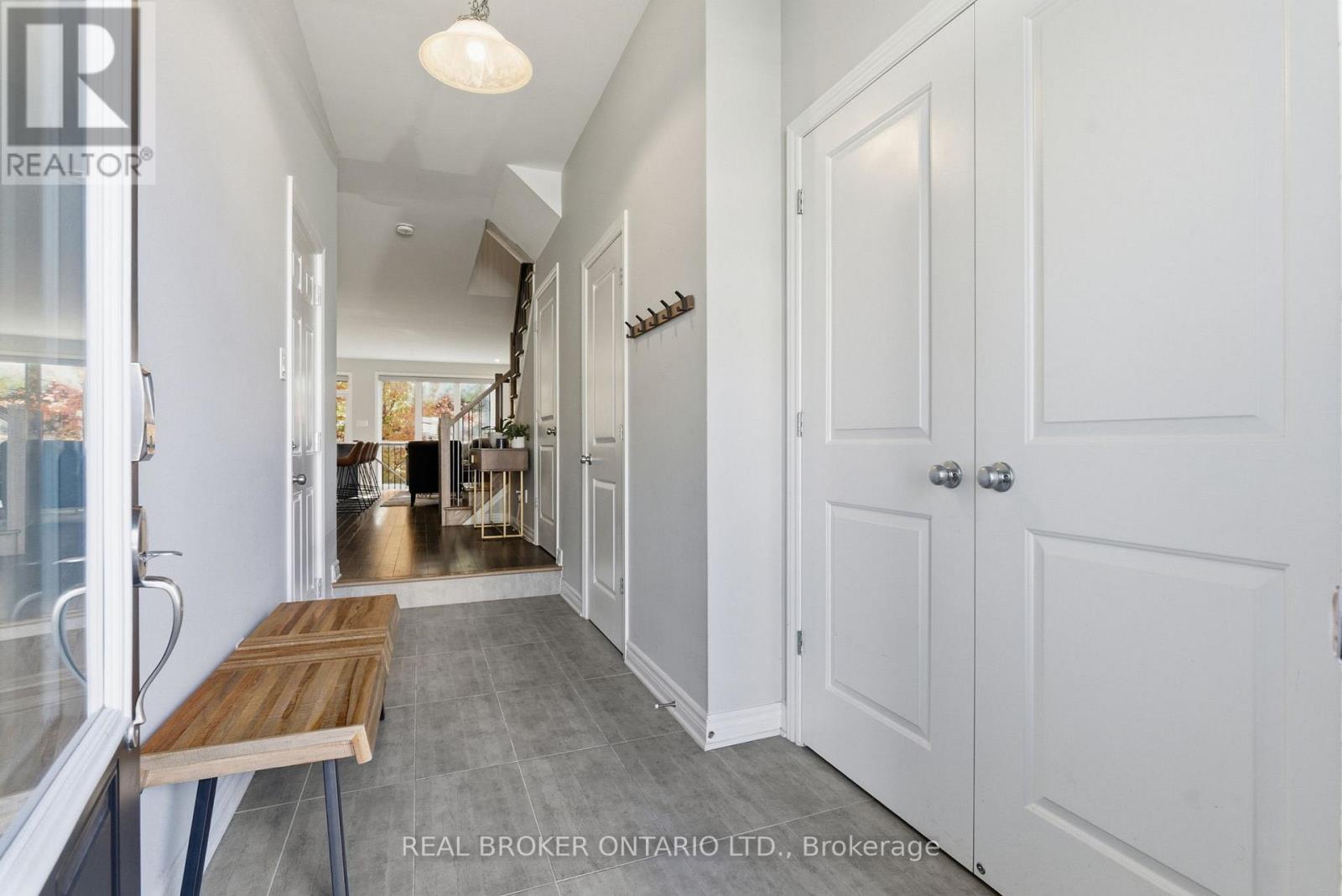 532 Fawn Valley Private, Ottawa, Ontario  K1T 0W5 - Photo 3 - X12791330