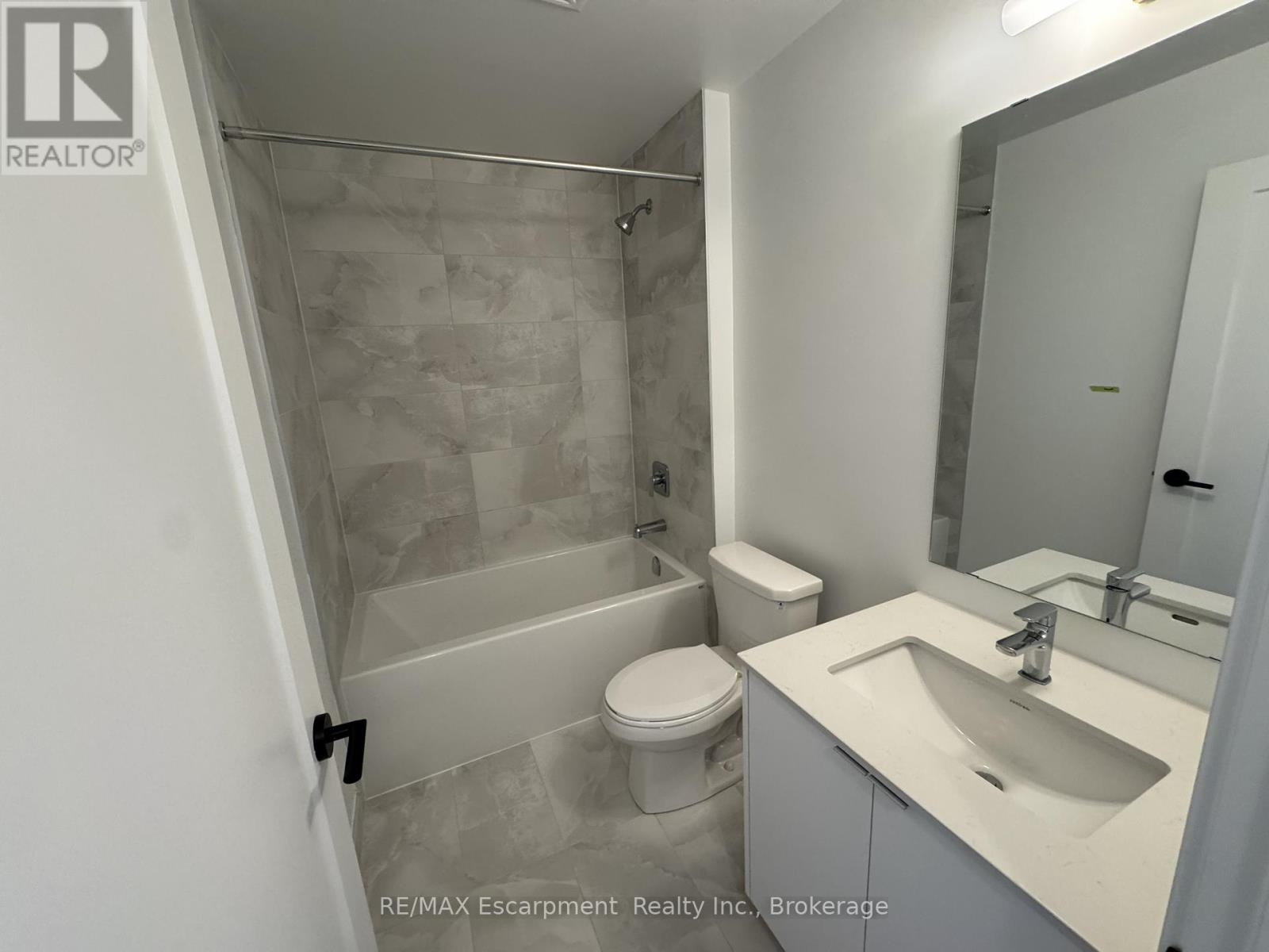 704 - 2088 James Street, Burlington, Ontario  L7R 0H2 - Photo 10 - W12791342