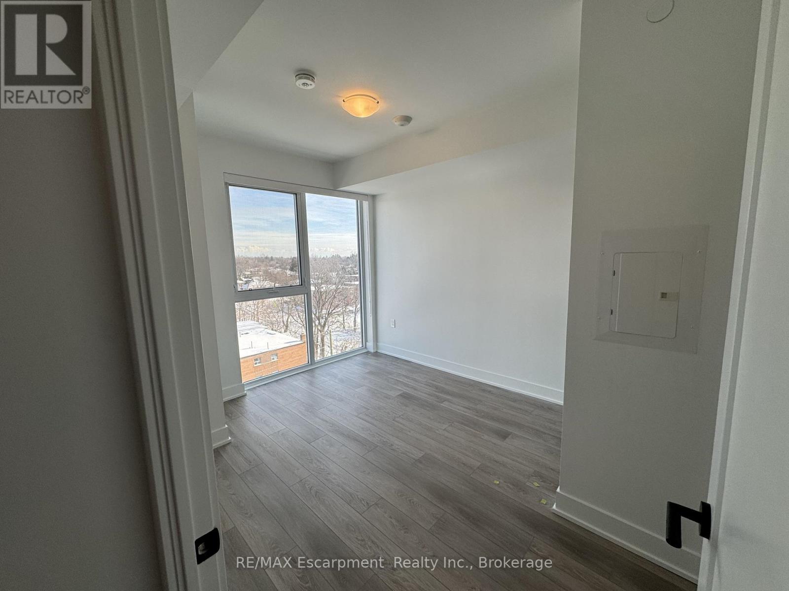 704 - 2088 James Street, Burlington, Ontario  L7R 0H2 - Photo 5 - W12791342