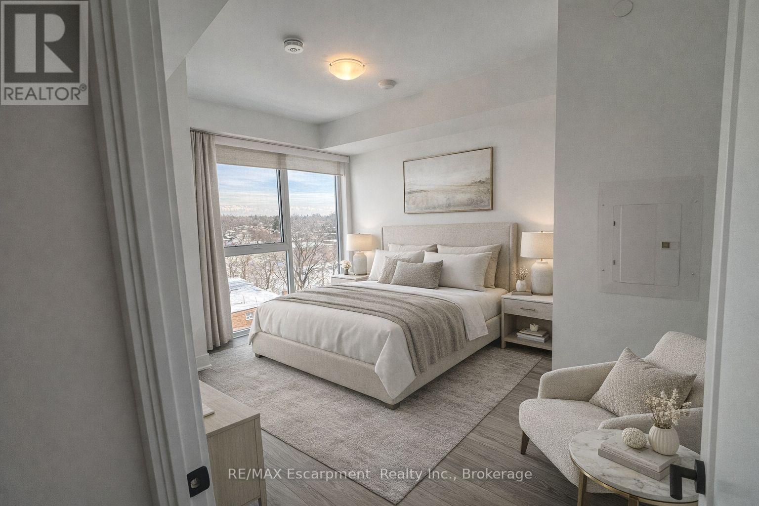 704 - 2088 James Street, Burlington, Ontario  L7R 0H2 - Photo 6 - W12791342