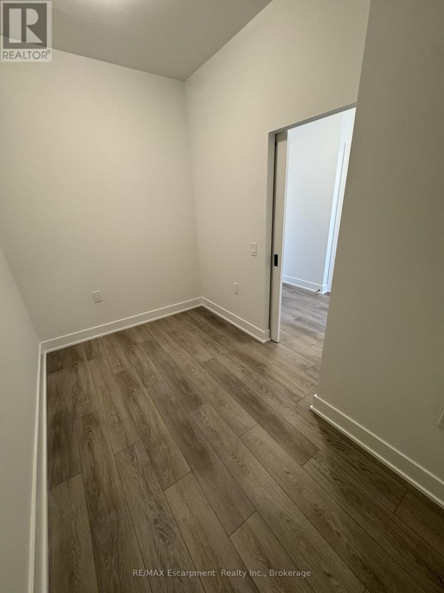 704 - 2088 James Street, Burlington, Ontario  L7R 0H2 - Photo 8 - W12791342