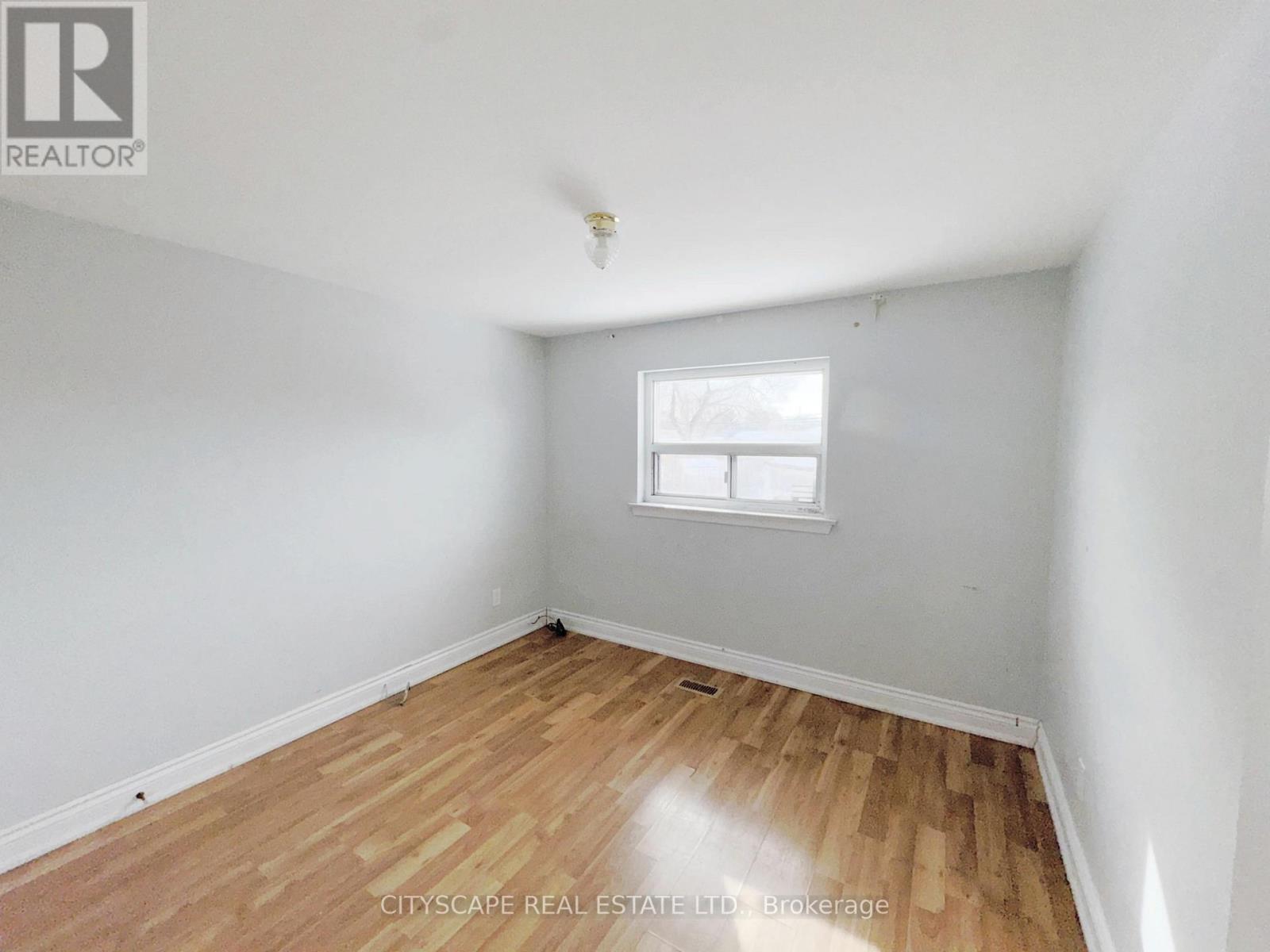 11 Melpham Court, Toronto, Ontario  M9V 2H2 - Photo 19 - W12436065