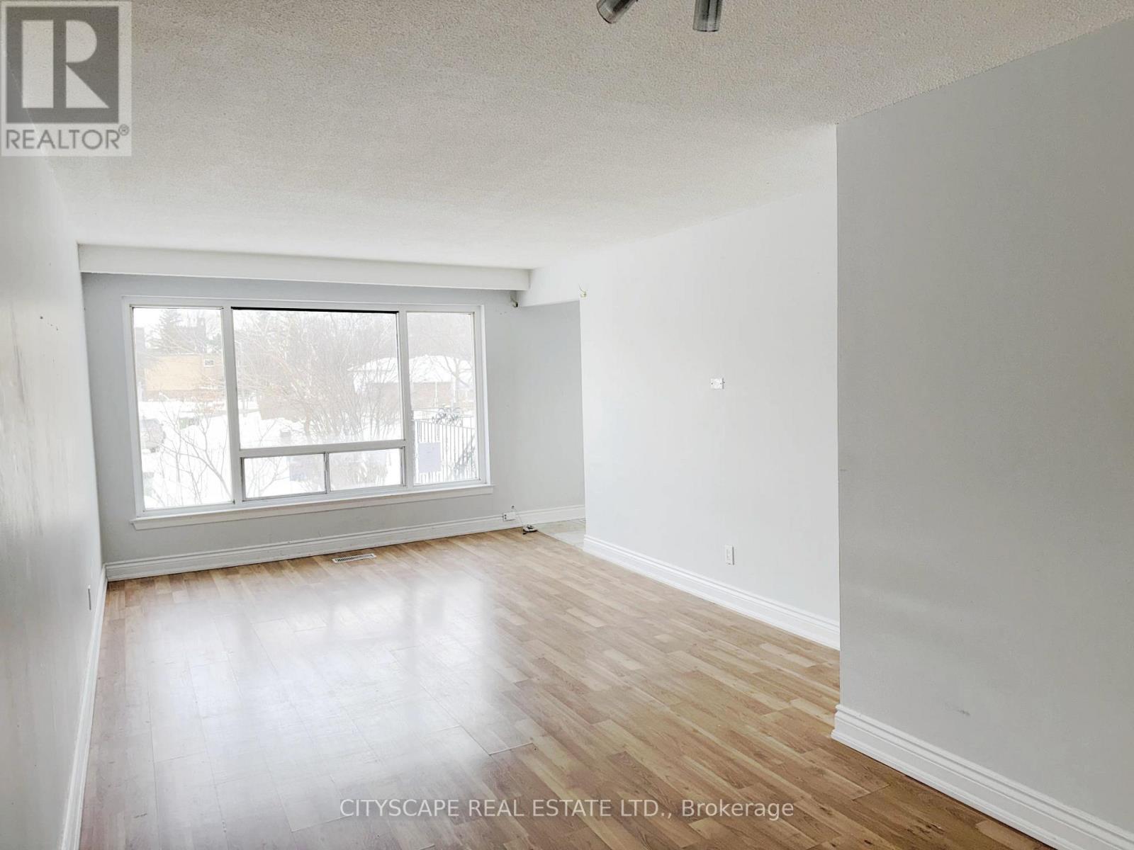 11 Melpham Court, Toronto, Ontario  M9V 2H2 - Photo 12 - W12436065