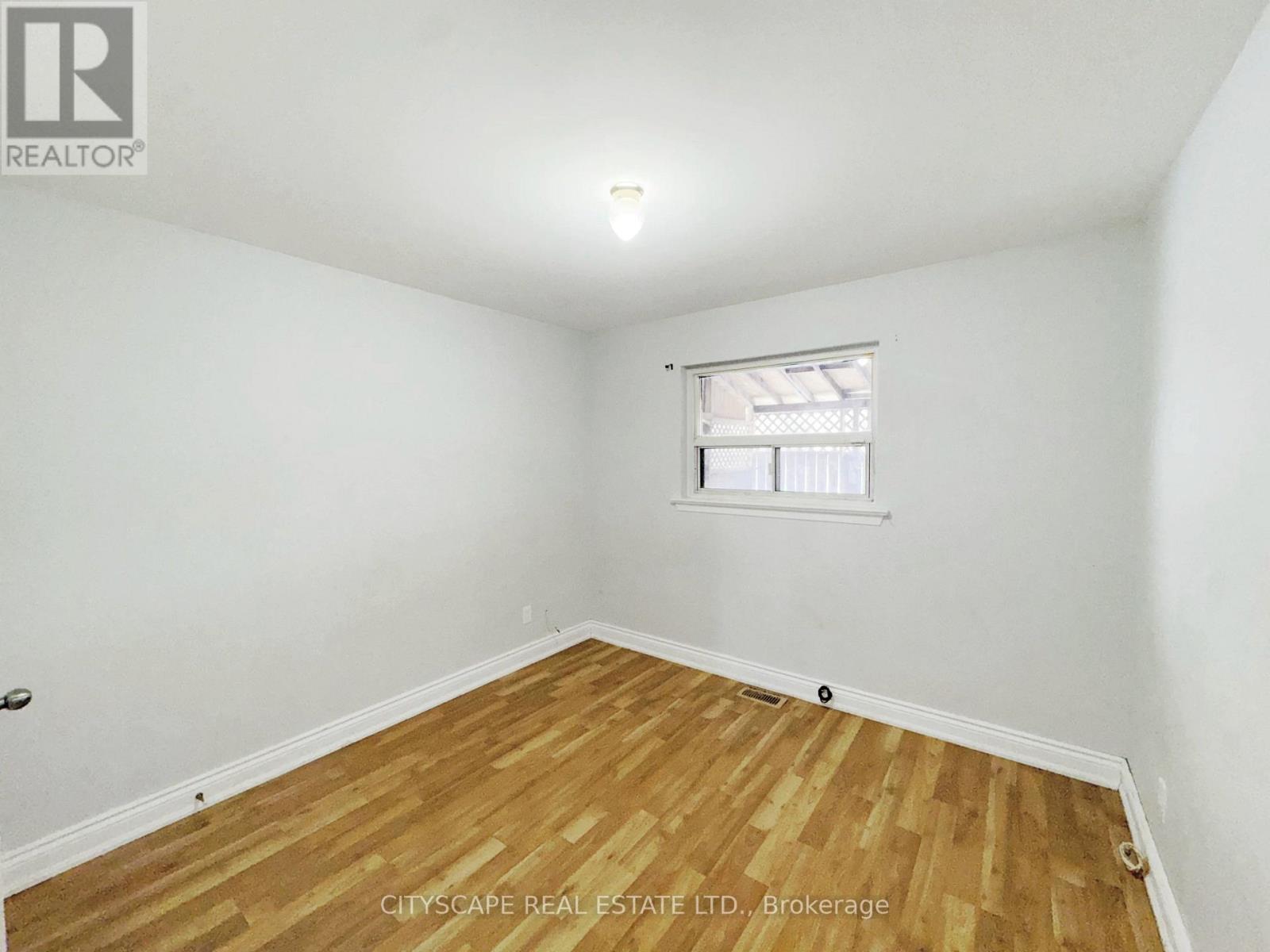 11 Melpham Court, Toronto, Ontario  M9V 2H2 - Photo 25 - W12436065