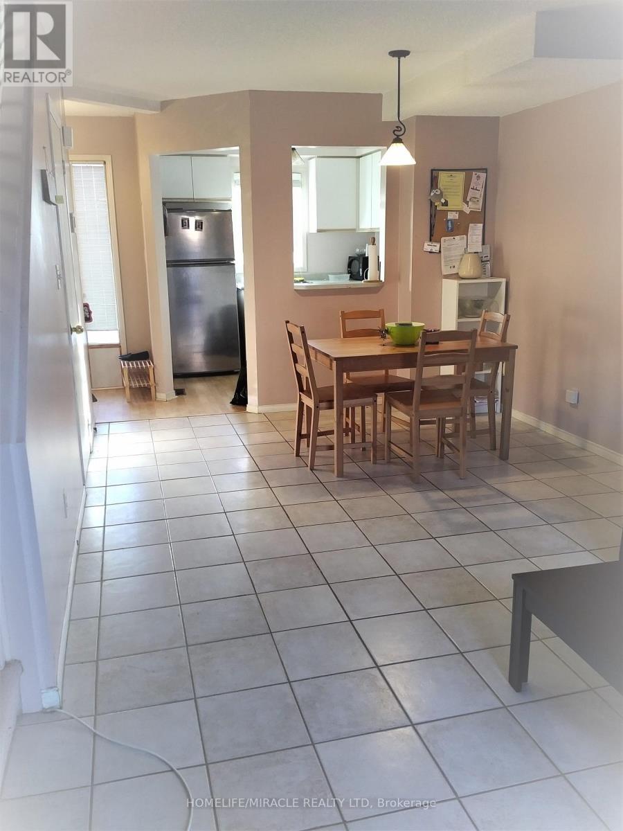 459 Beechwood Place, Waterloo, Ontario  N2T 2N8 - Photo 2 - X12756930