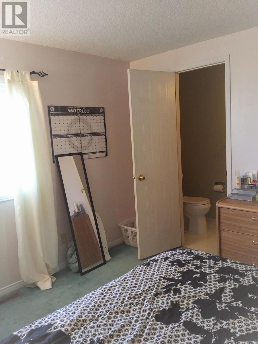 459 Beechwood Place, Waterloo, Ontario  N2T 2N8 - Photo 9 - X12756930