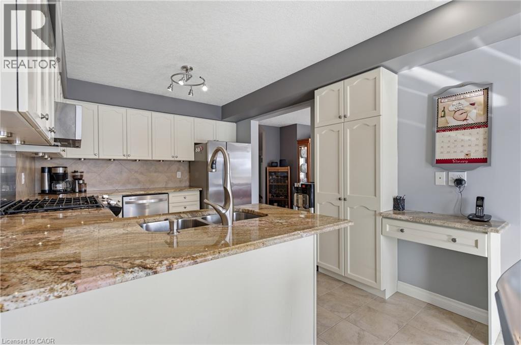 453 Sandy Cove Crescent, Waterloo, Ontario  N2K 4B6 - Photo 13 - 40804909