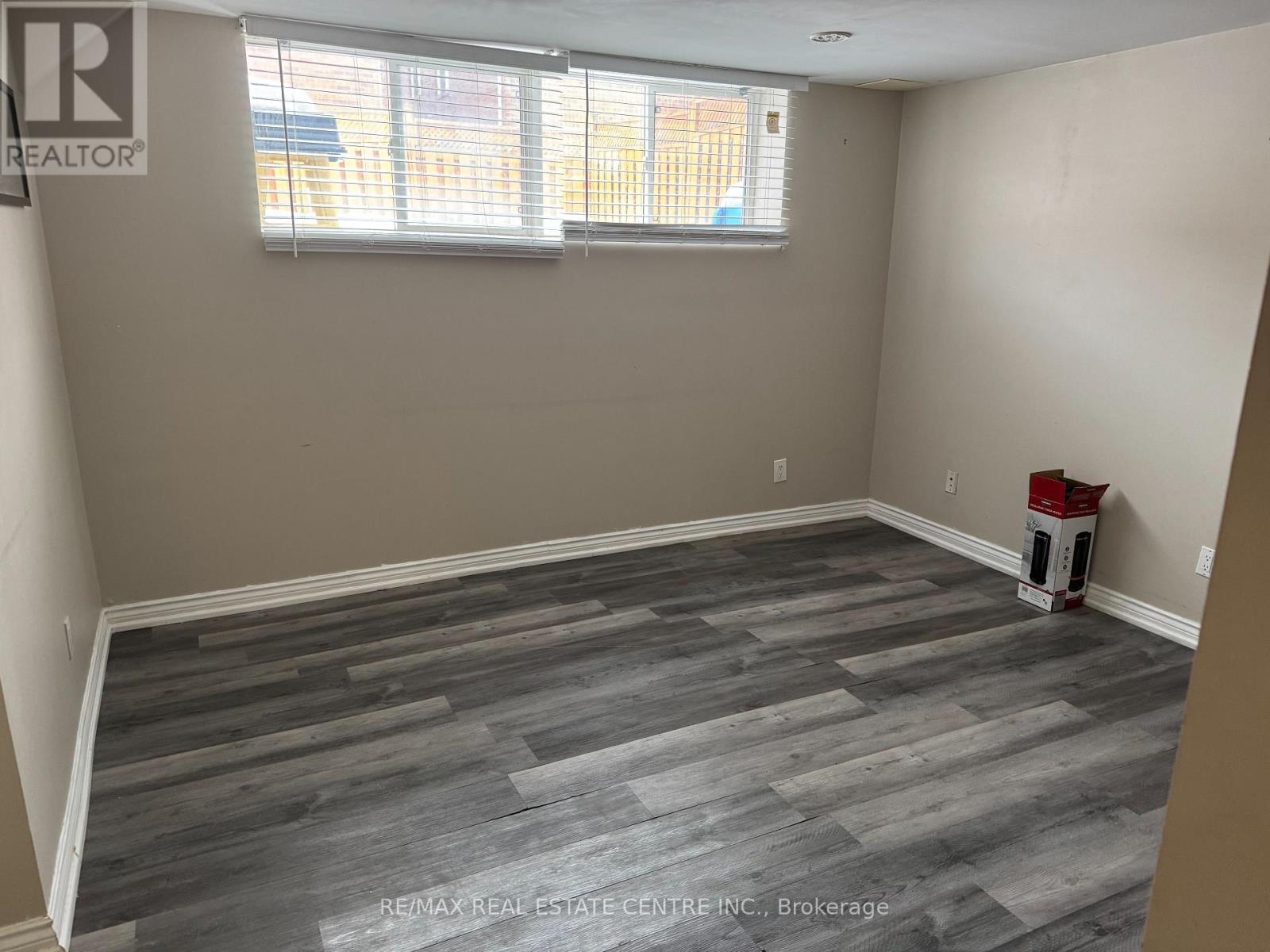 Lower - 17 Millcar Drive, Toronto, Ontario  M1B 6J6 - Photo 4 - E12791300