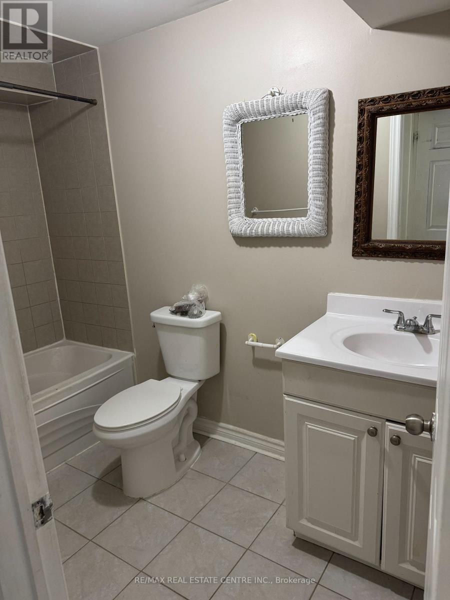 Lower - 17 Millcar Drive, Toronto, Ontario  M1B 6J6 - Photo 9 - E12791300