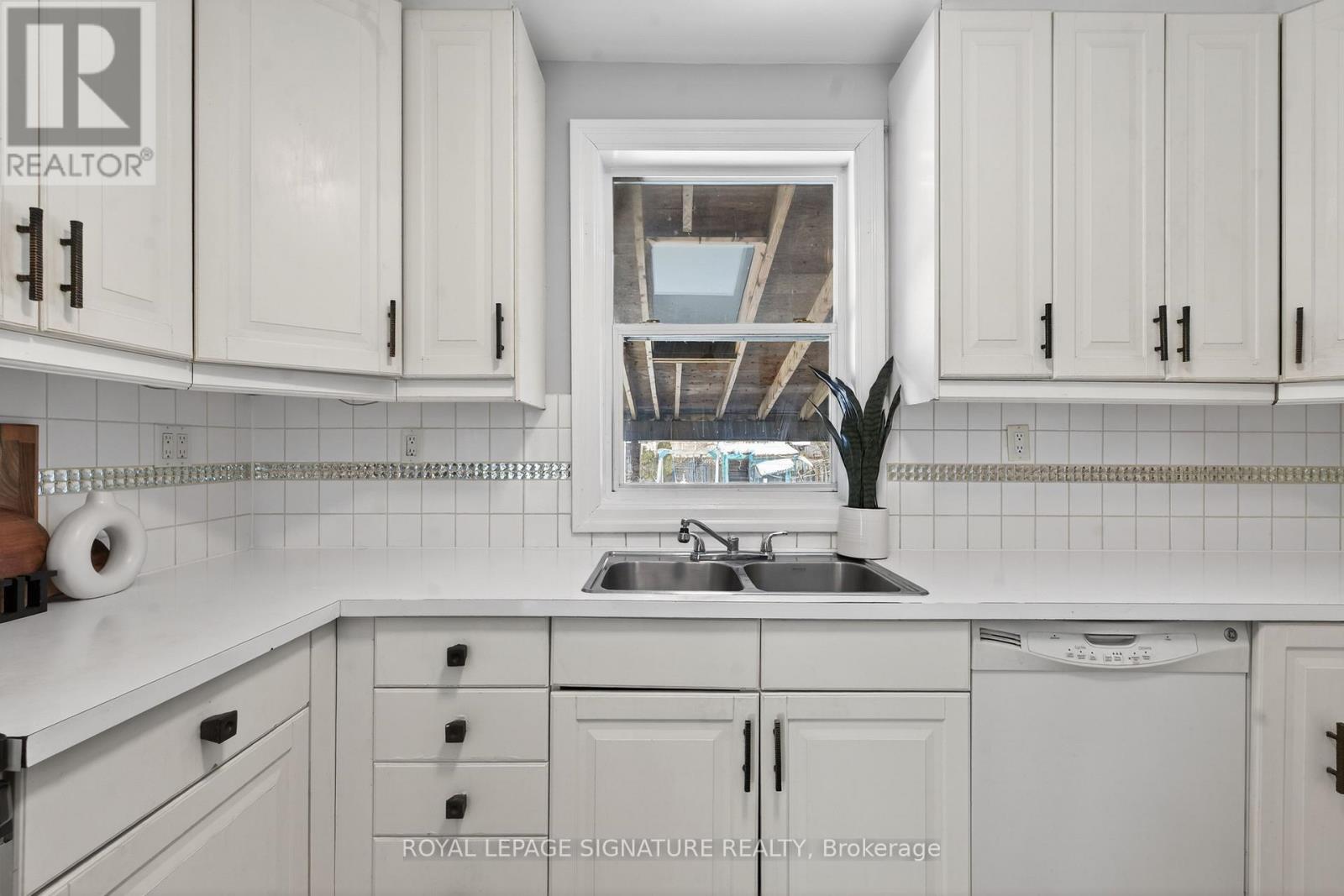 3 Wanstead Avenue, Toronto, Ontario  M1L 3L3 - Photo 12 - E12791306