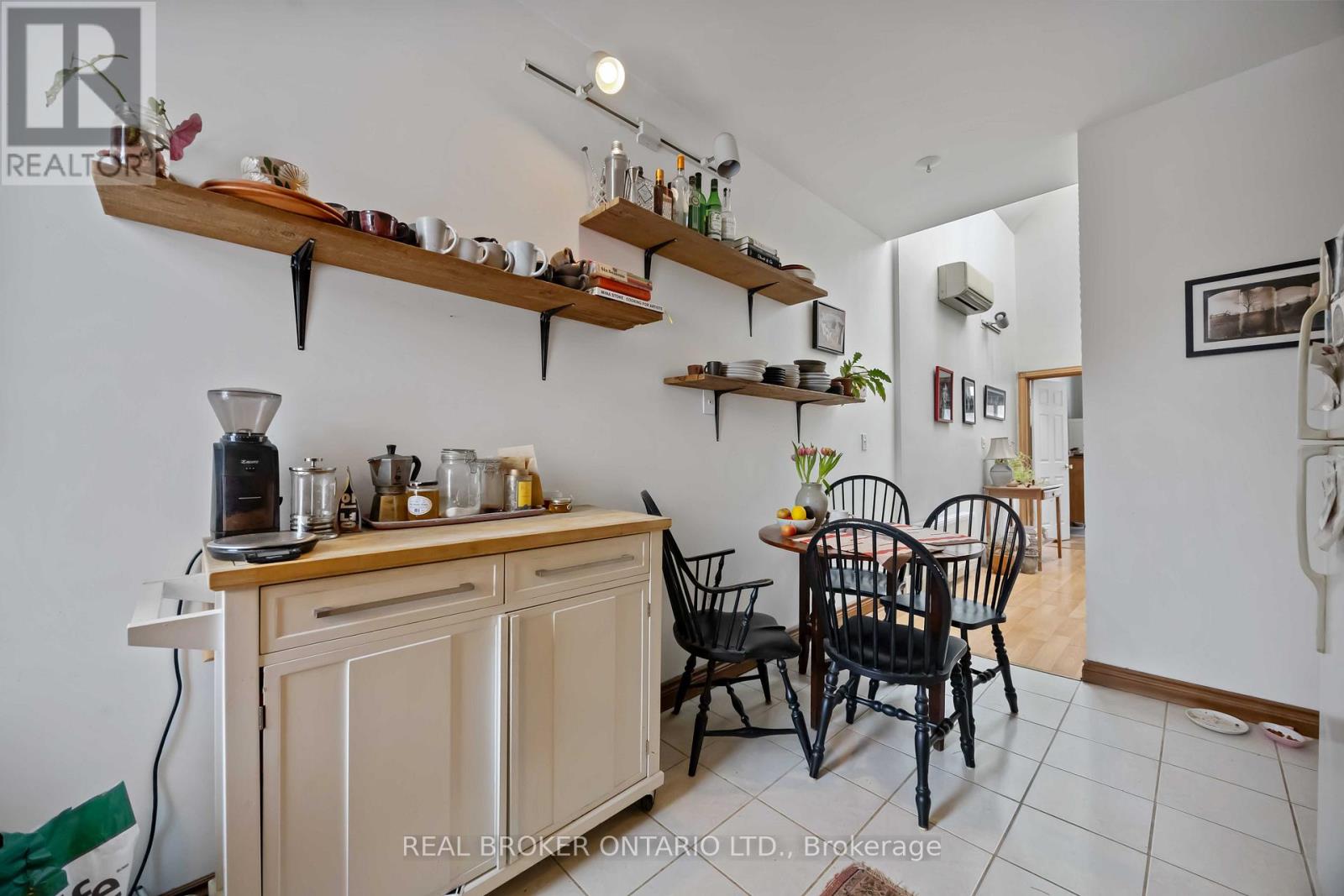 Upper - 22 Curzon Street, Toronto, Ontario  M4M 3B4 - Photo 13 - E12791308