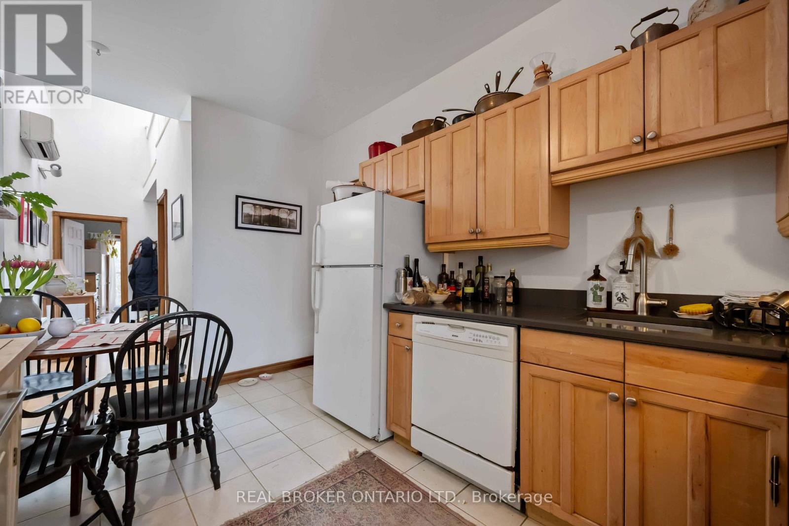 Upper - 22 Curzon Street, Toronto, Ontario  M4M 3B4 - Photo 16 - E12791308