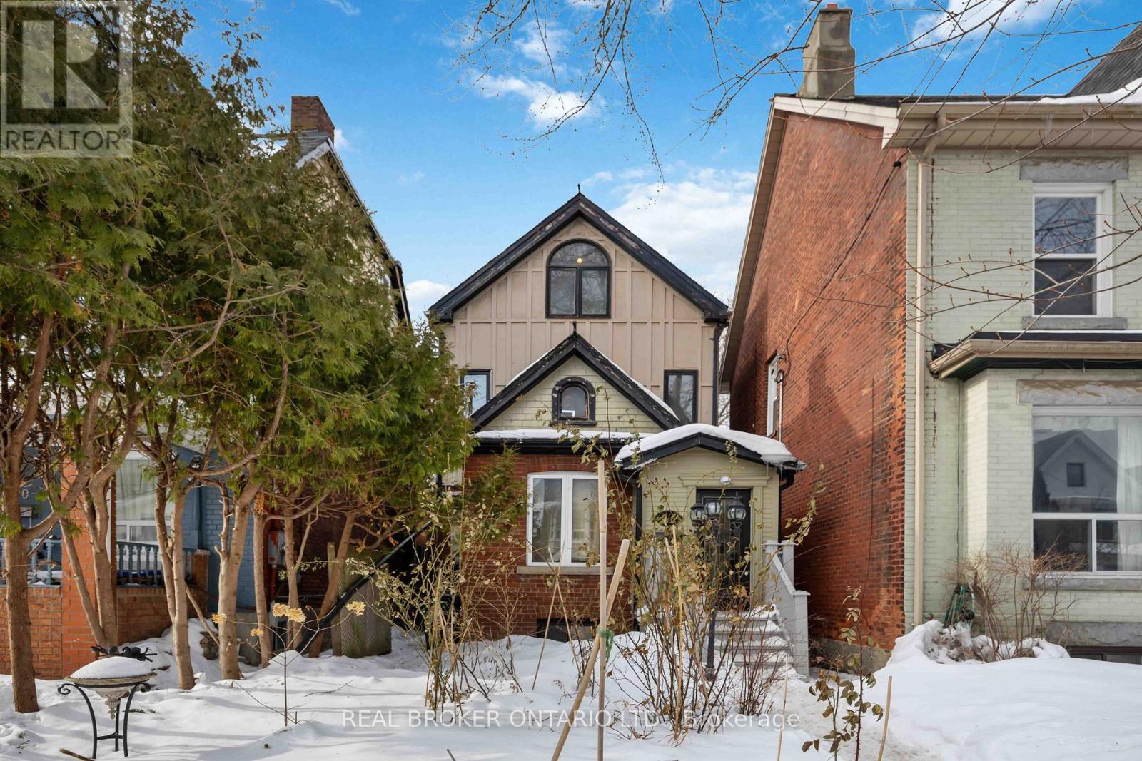 Upper - 22 Curzon Street, Toronto, Ontario  M4M 3B4 - Photo 2 - E12791308