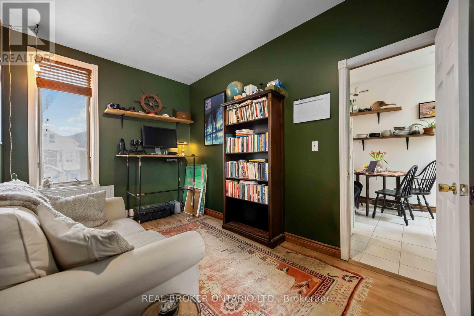 Upper - 22 Curzon Street, Toronto, Ontario  M4M 3B4 - Photo 21 - E12791308