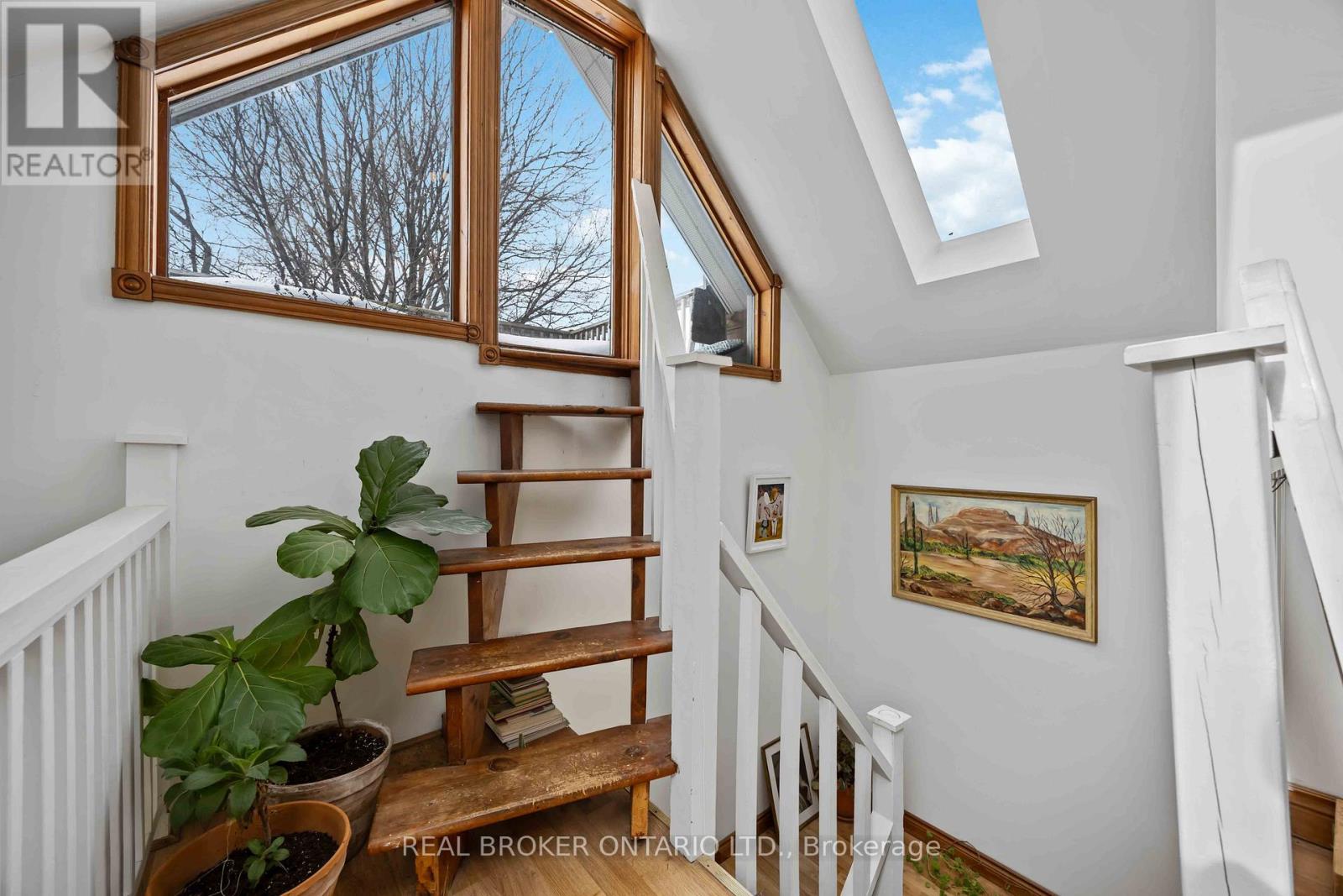 Upper - 22 Curzon Street, Toronto, Ontario  M4M 3B4 - Photo 27 - E12791308