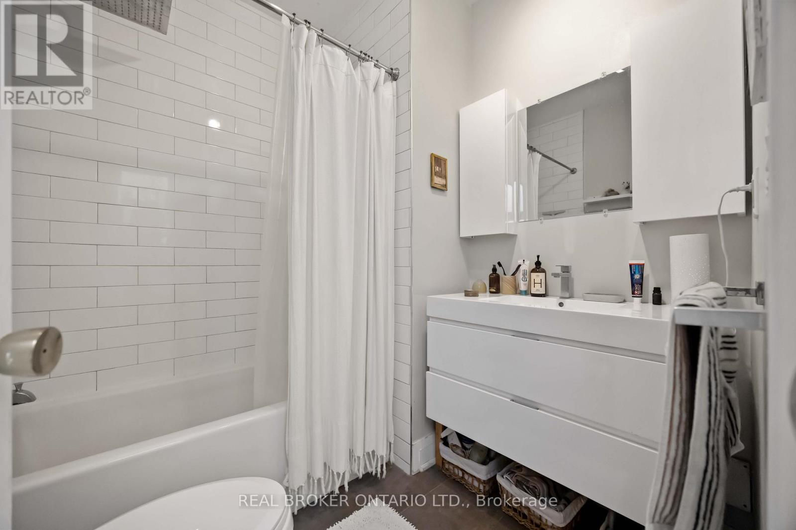 Upper - 22 Curzon Street, Toronto, Ontario  M4M 3B4 - Photo 28 - E12791308