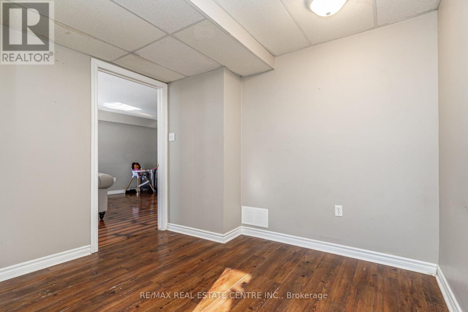 75 Campbell Avenue, Barrie, Ontario  L4N 2T2 - Photo 15 - S12791310