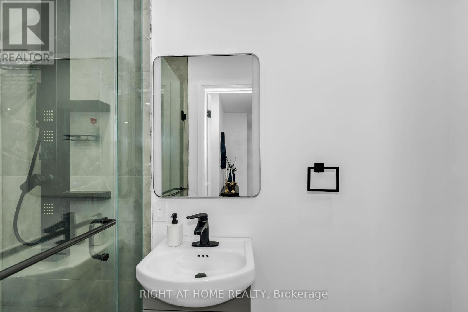 5 Carol Road, Barrie (Allandale Heights), Ontario  L4N 3P6 - Photo 14 - S12791316