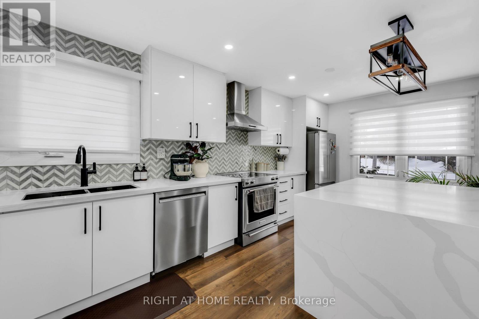 5 Carol Road, Barrie (Allandale Heights), Ontario  L4N 3P6 - Photo 9 - S12791316