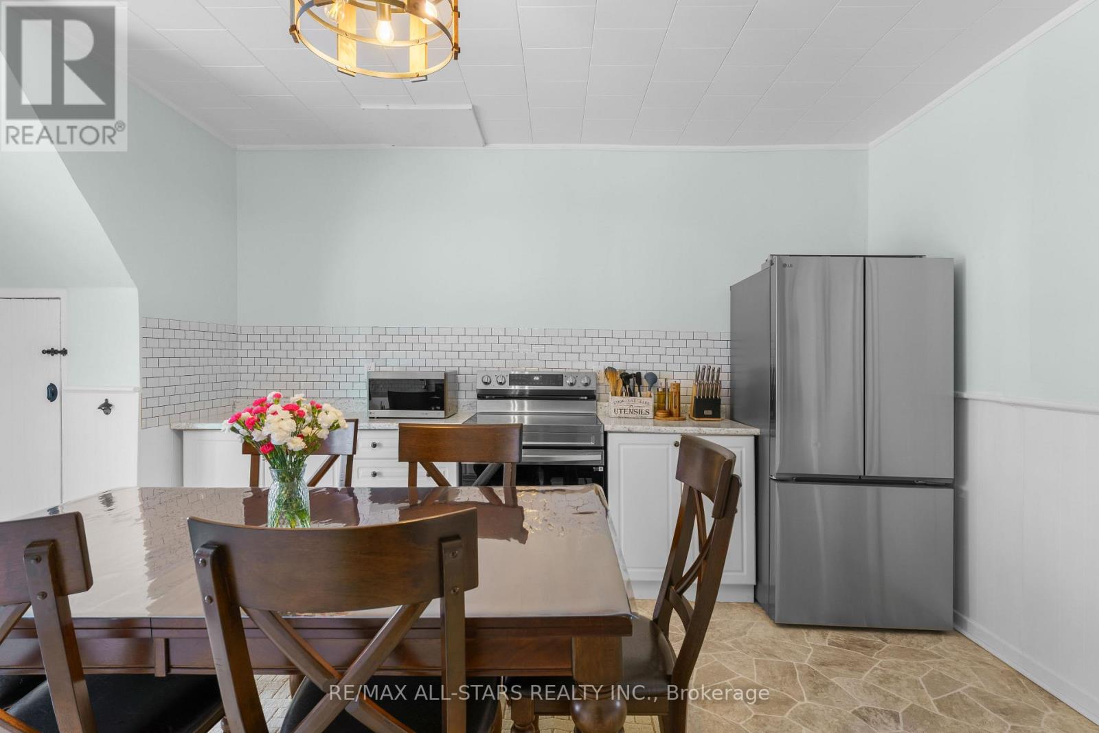 155 Colborne Street, Kawartha Lakes, Ontario  K0M 1N0 - Photo 19 - X12542168