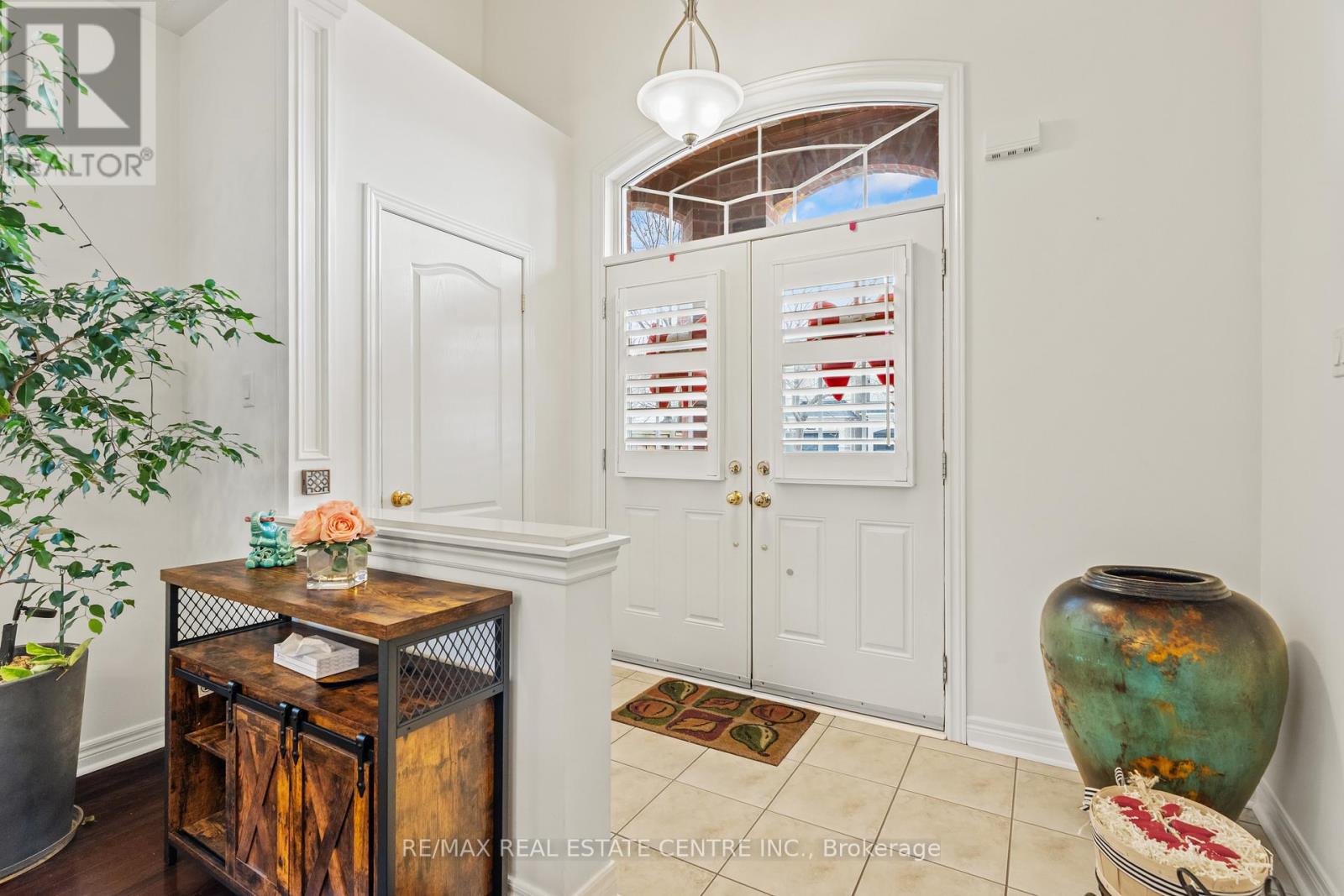 15 Helman Road, Brampton, Ontario  L6R 0R7 - Photo 5 - W12791302