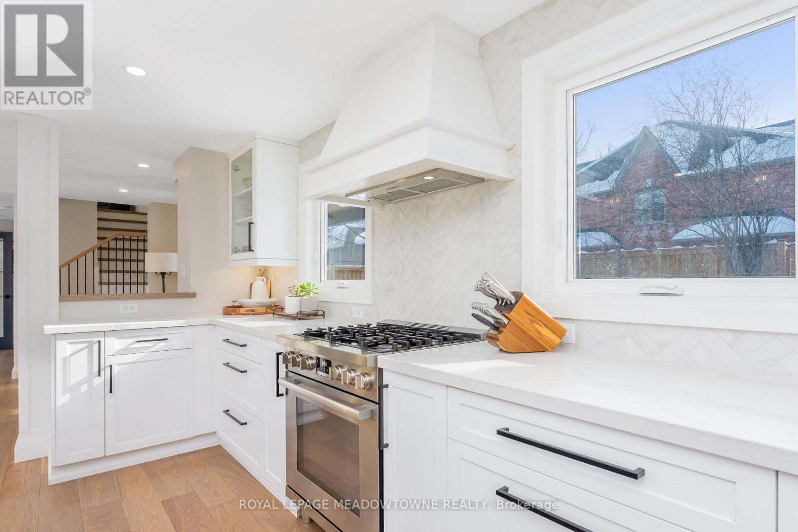 70 River Drive, Halton Hills, Ontario  L7G 2J2 - Photo 12 - W12791336